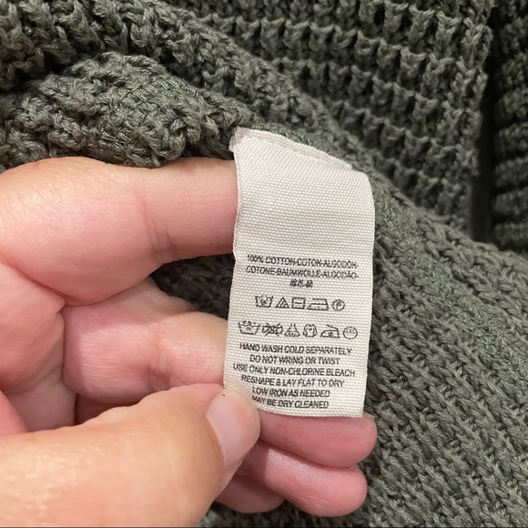 Free People Medium Olive Green Sunrise Cold Shoulder Cut Out Sweater 💯 Cotton R - Picture 7 of 8